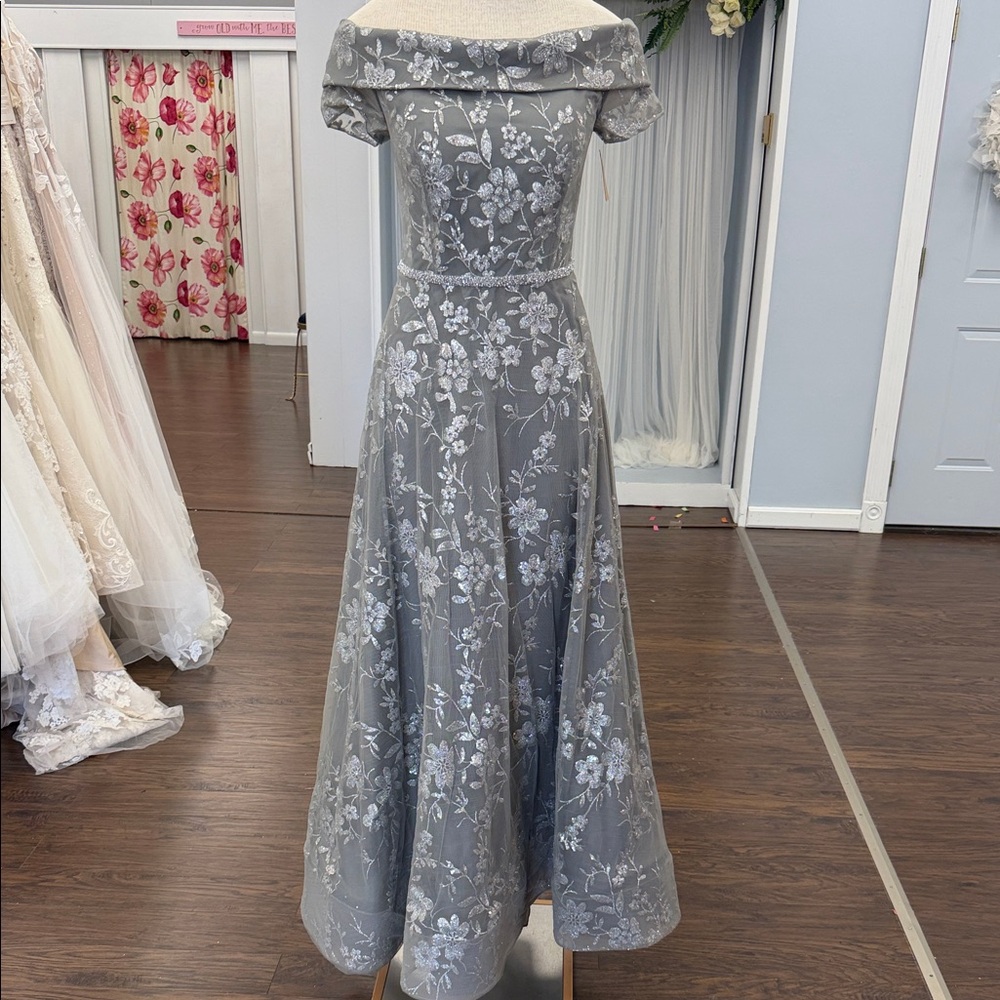 Elegant Gray Floral Off-Shoulder Maxi Dress